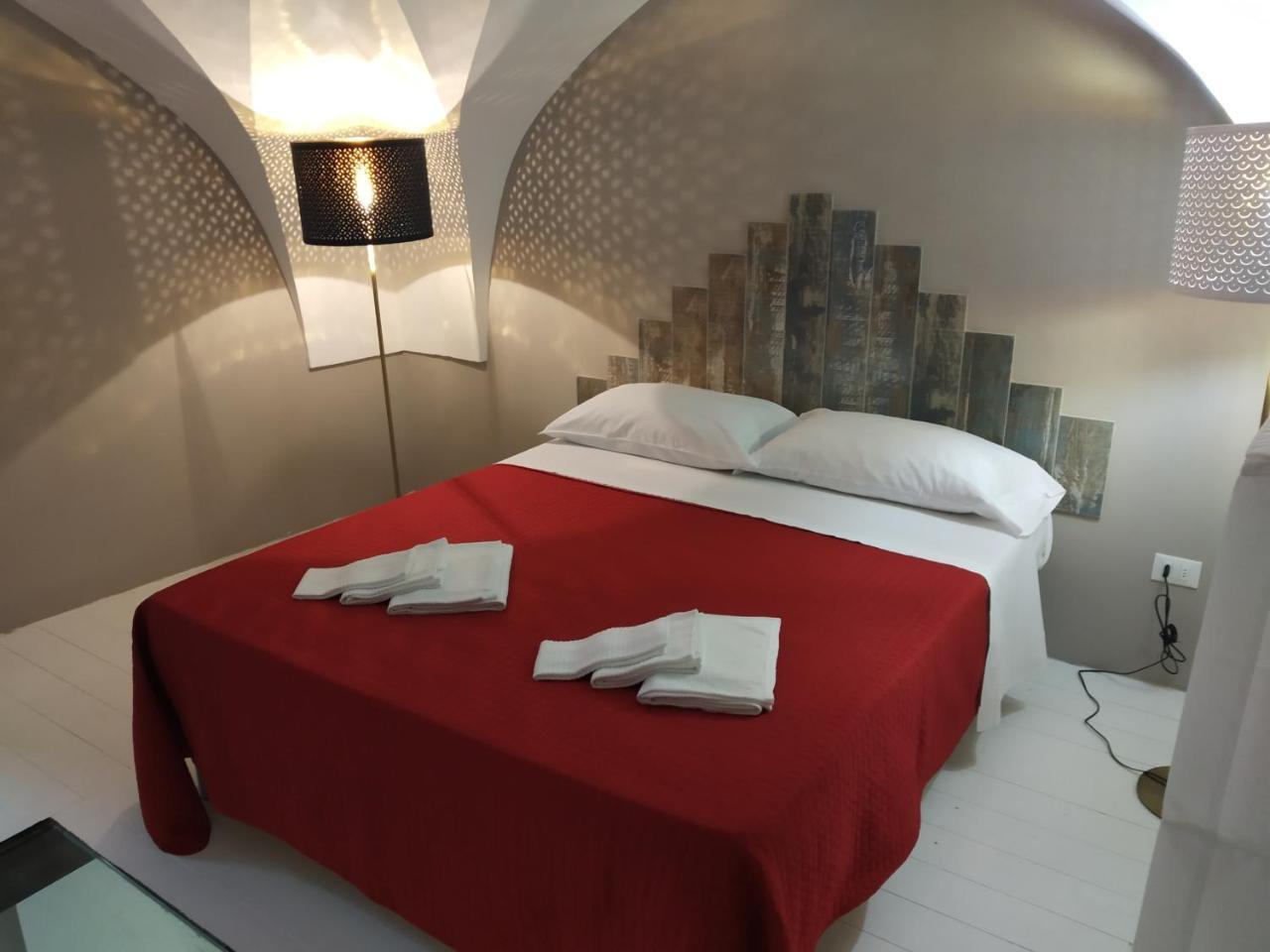 Dimora "I Santi Patroni" Aparthotel Lecce Exterior photo