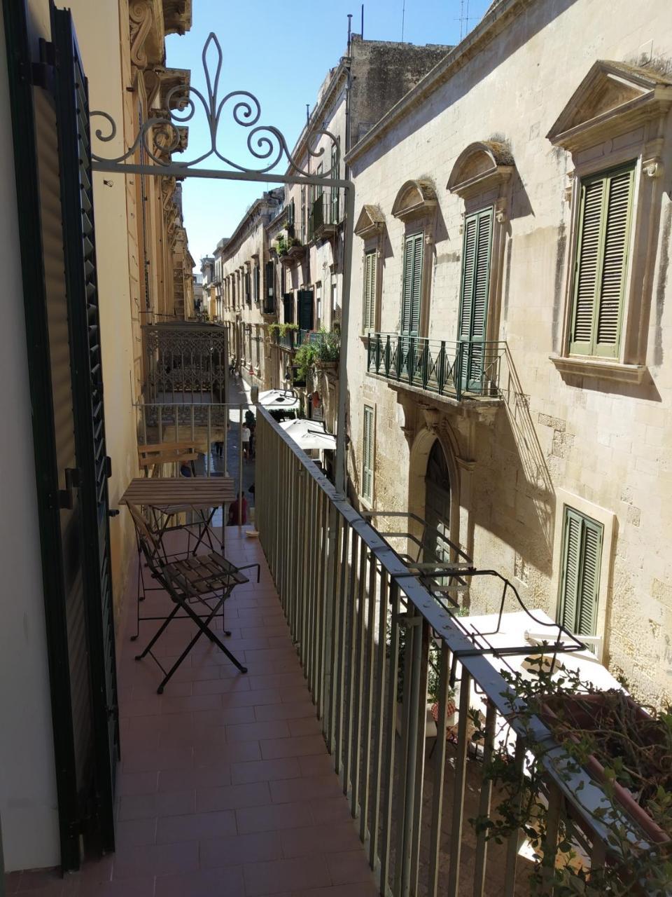 Dimora "I Santi Patroni" Aparthotel Lecce Exterior photo