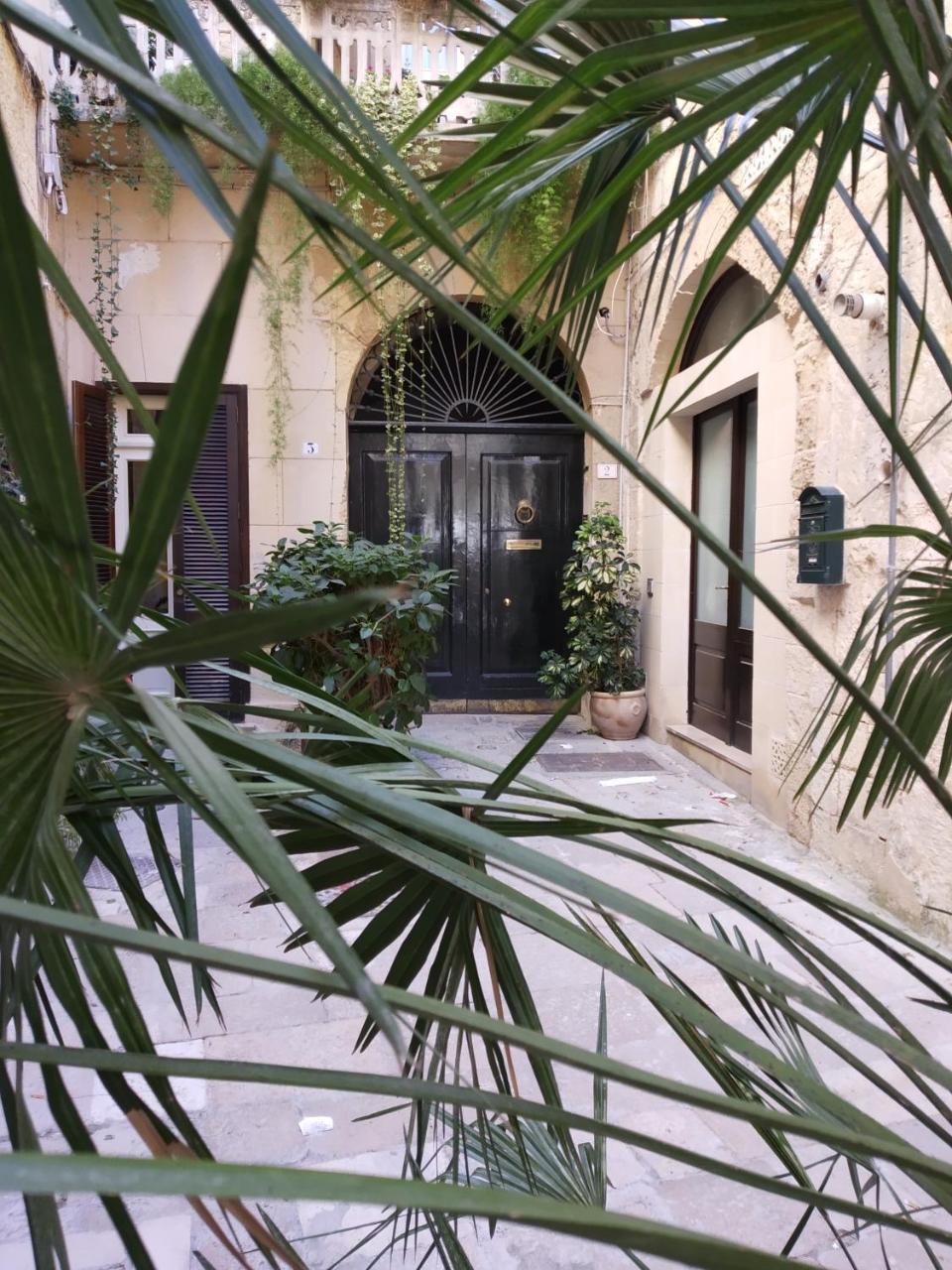 Dimora "I Santi Patroni" Aparthotel Lecce Exterior photo
